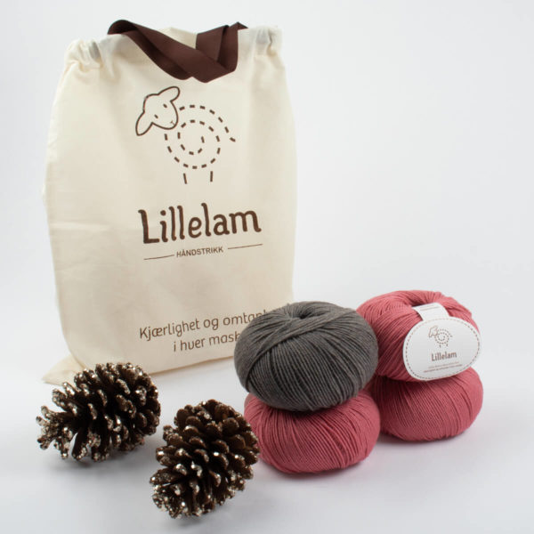 Lillelam_Strikkepakke_cerise