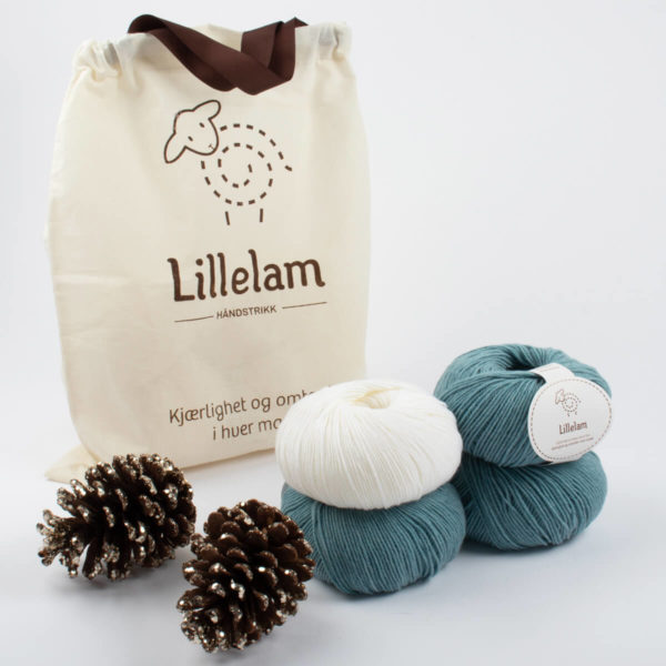 Lillelam_Strikkepakke_sjøgrønn